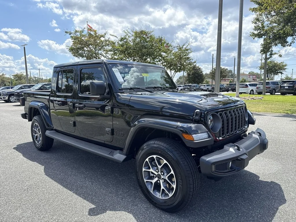 2025 Jeep Gladiator Sport S Auto's photo