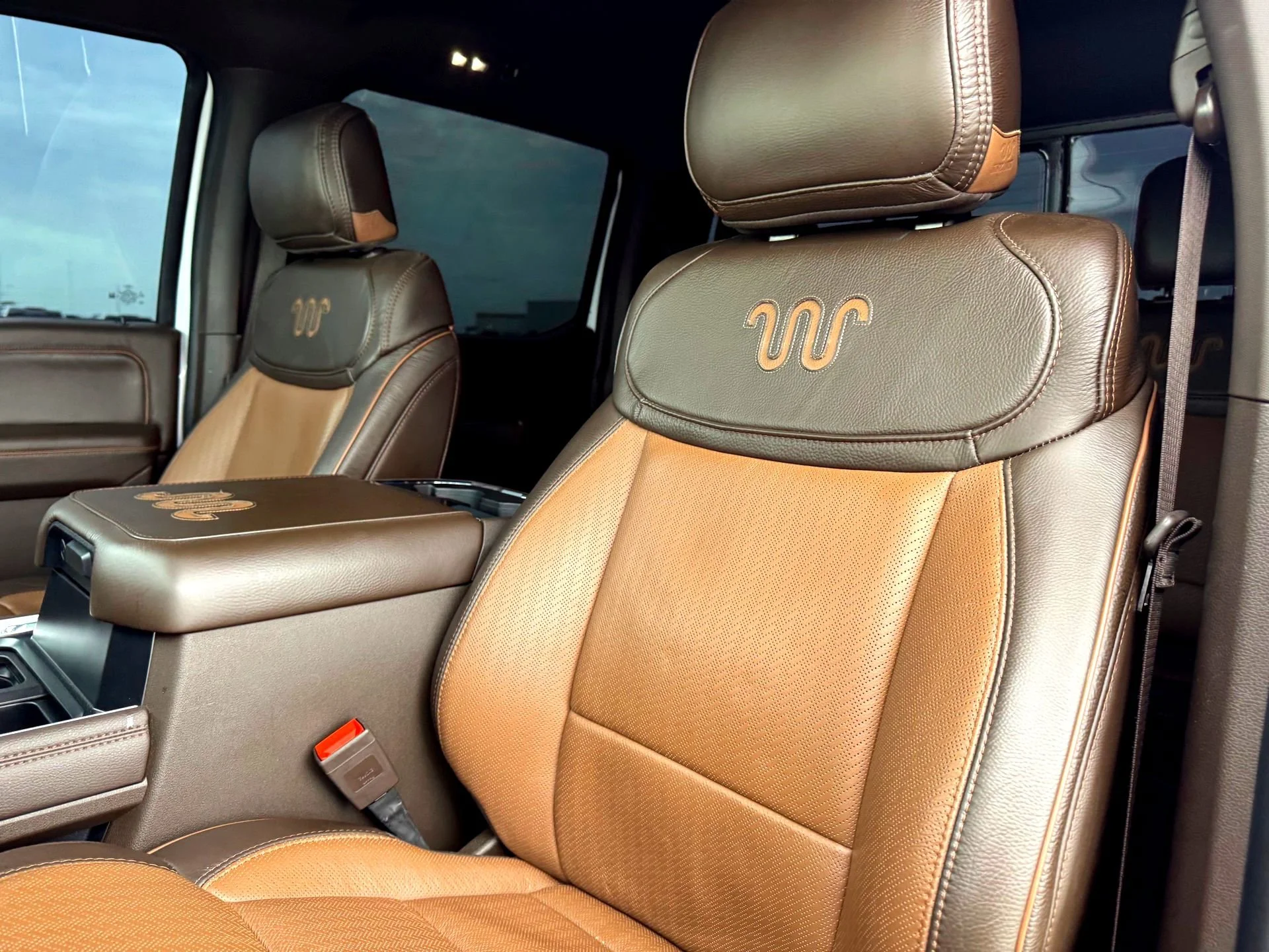 Used 2024  Ford King Ranch image 13