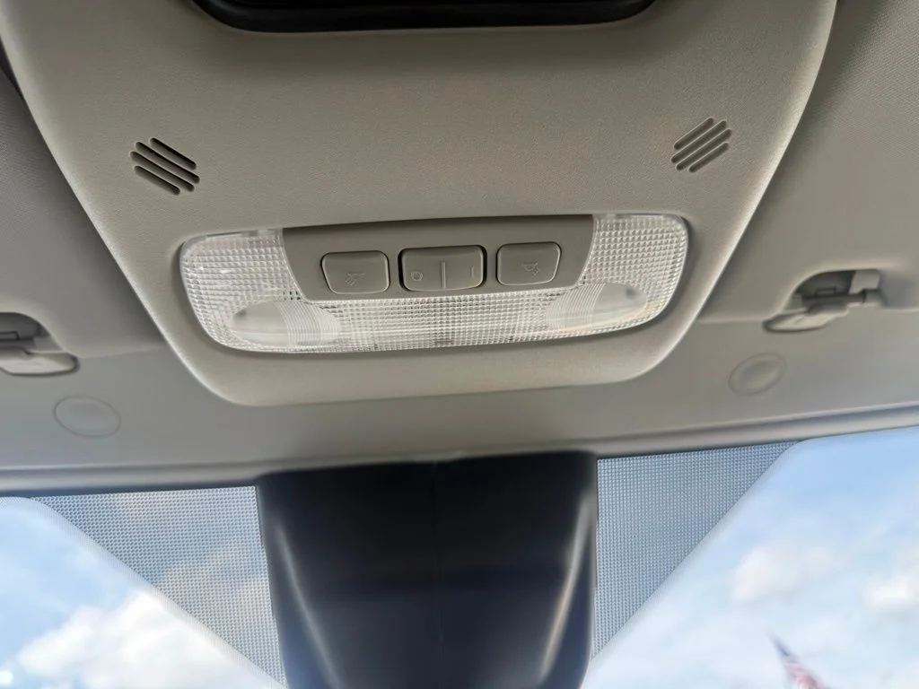 Used 2019 White Ford XLT image 31