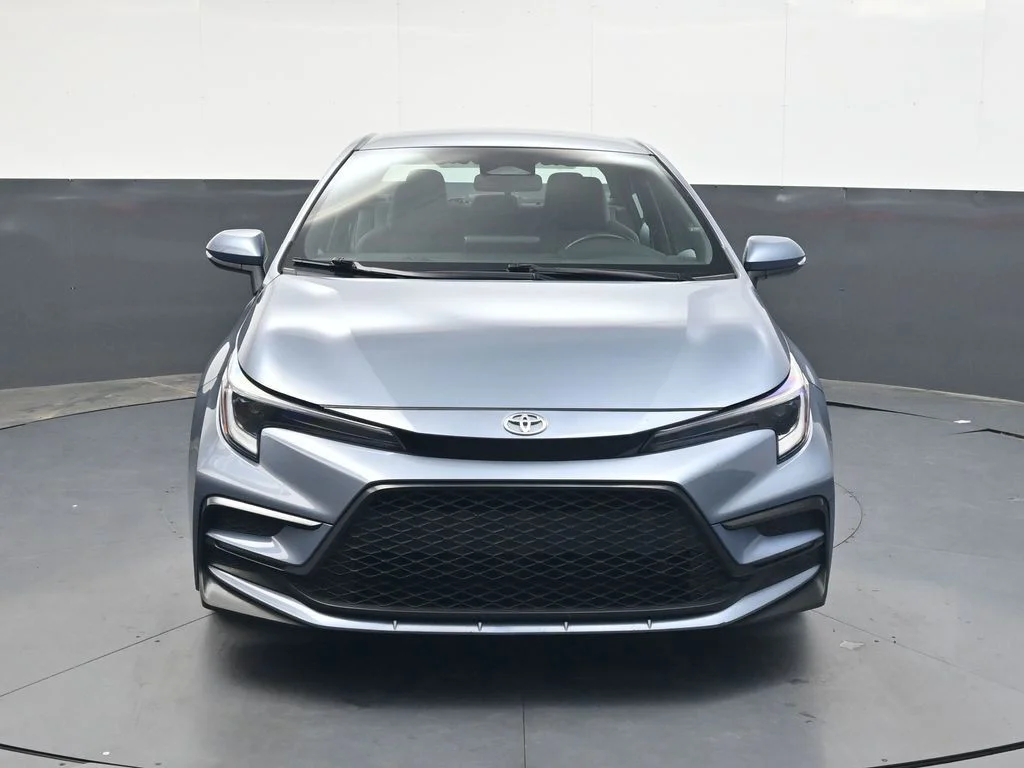 Used 2023  Toyota SE image 9