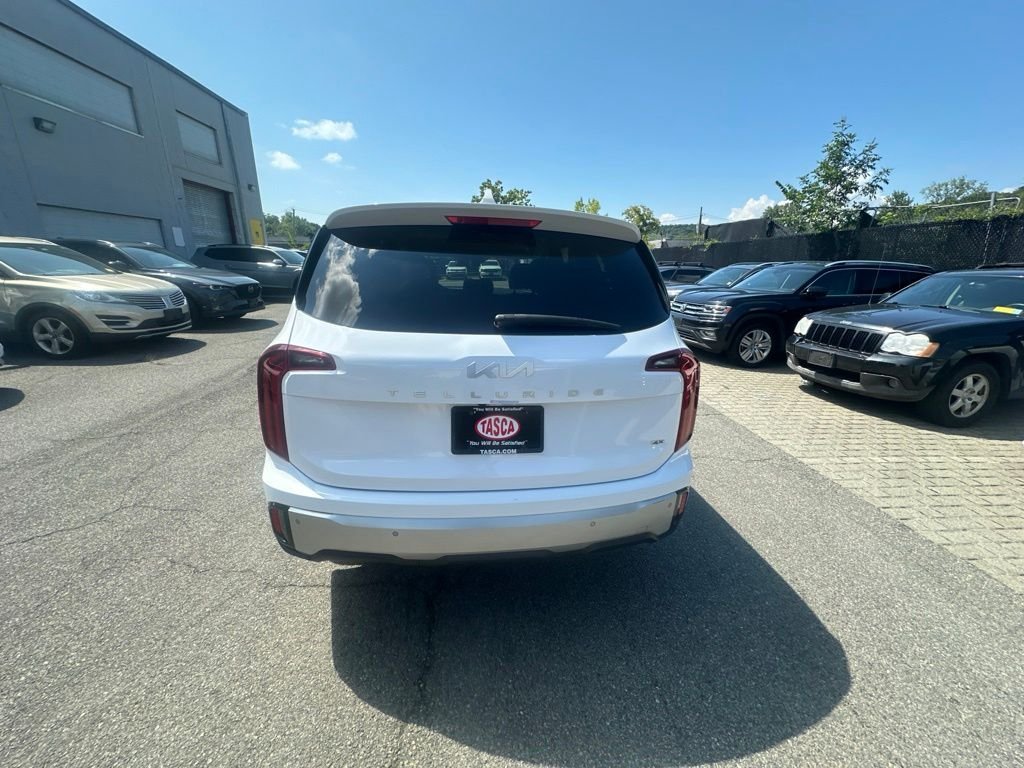 Certified Used 2024 White Kia LX image 5