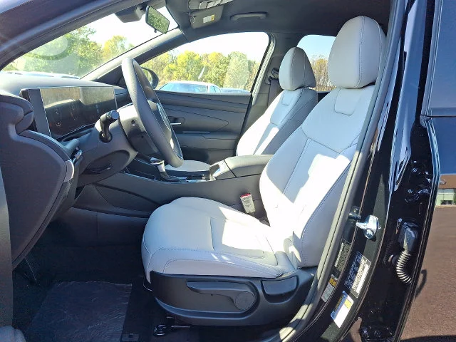 New 2027 Black Hyundai SE image 9