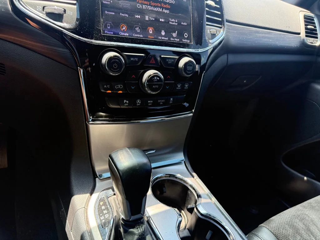 Used 2020 White Jeep Altitude image 16