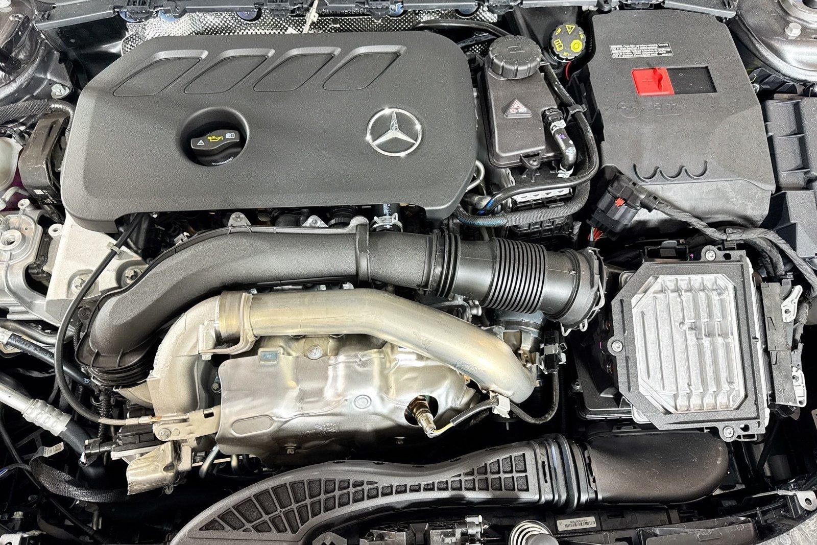 New 2026 Mountain Grey Metallic Mercedes-Benz GLB 250 image 28