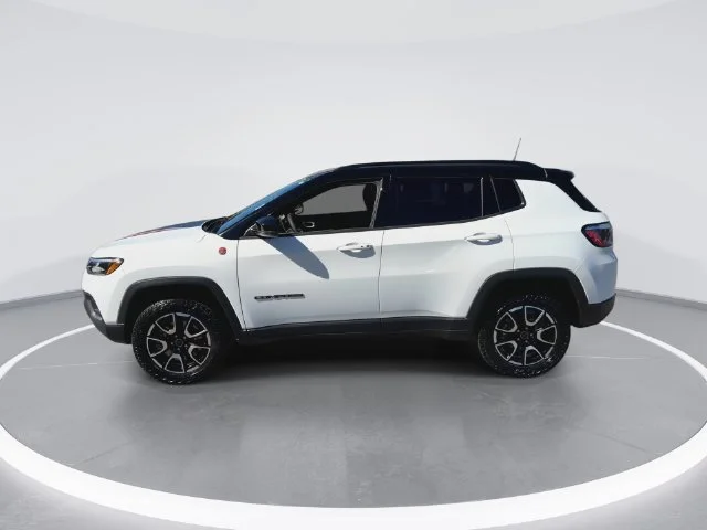 Used 2025 White Jeep Trailhawk image 5