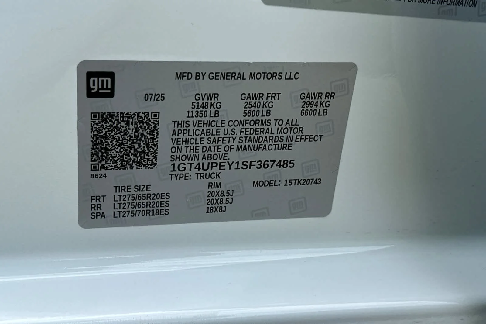 Certified Used 2025 Summit White GMC AT4 image 27