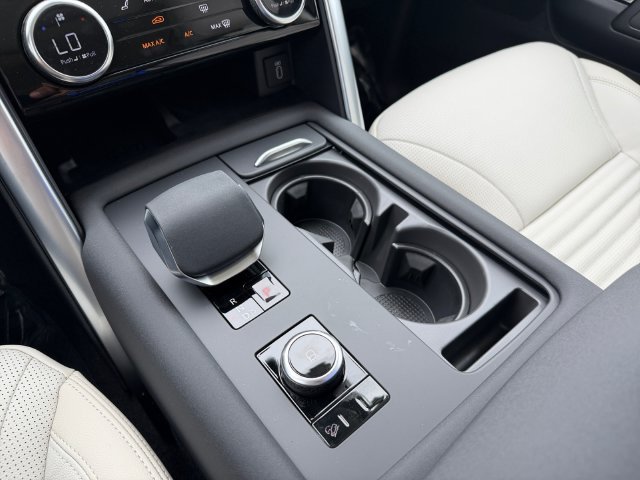 New 2026 Eiger Grey Land Rover S image 19