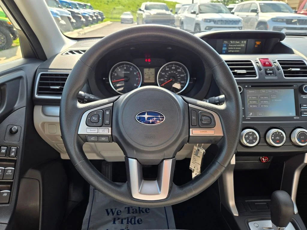 Used 2018 White Subaru 2.5i image 19