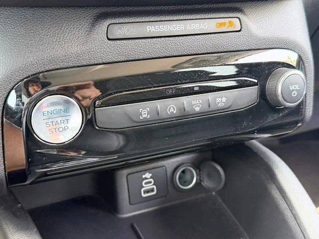 Used 2024 Gray Ford Active image 25