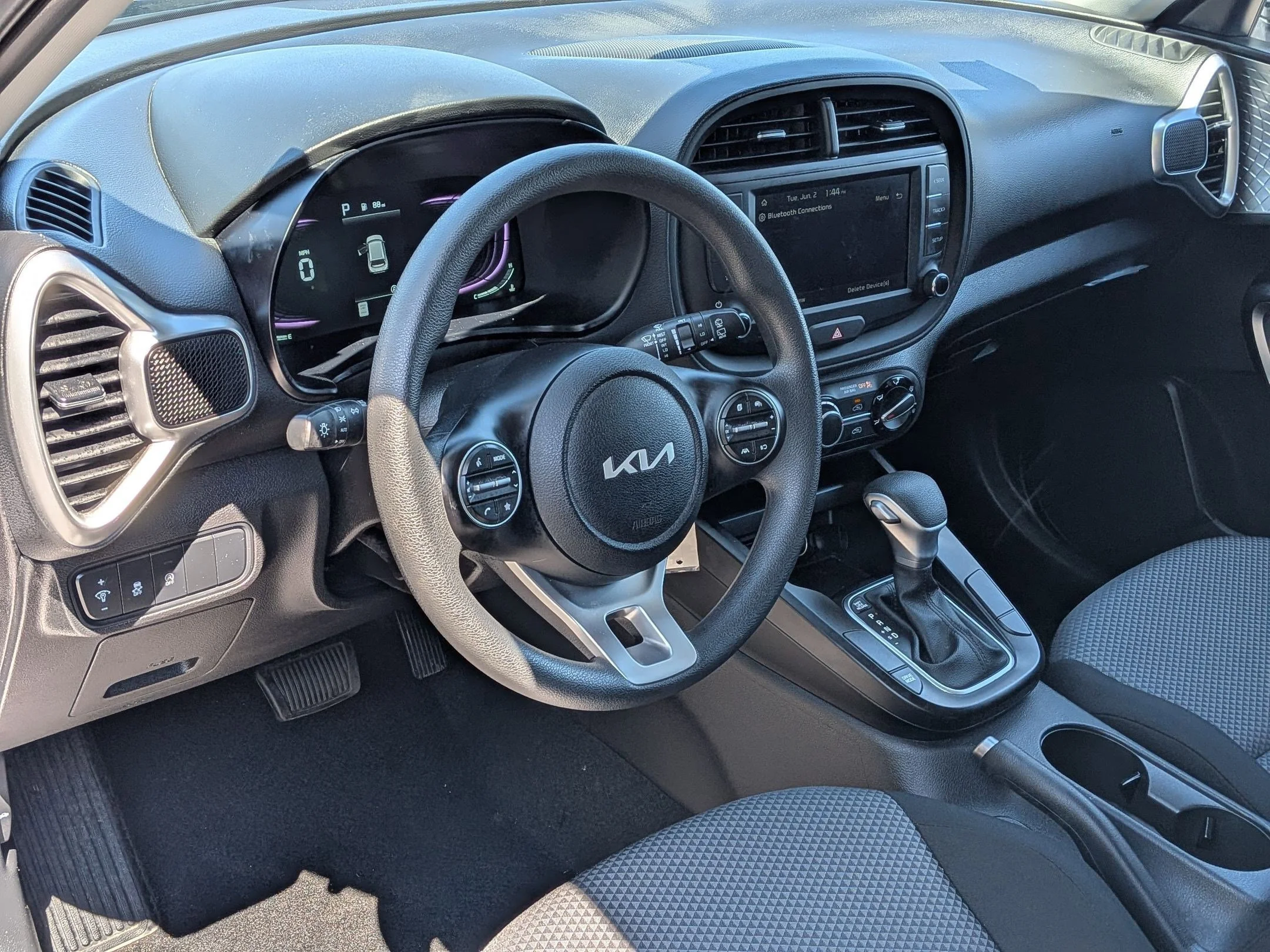 Used 2025 Steel Gray Kia LX image 10