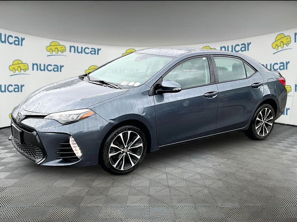 Used 2018 Gray Toyota SE image 3