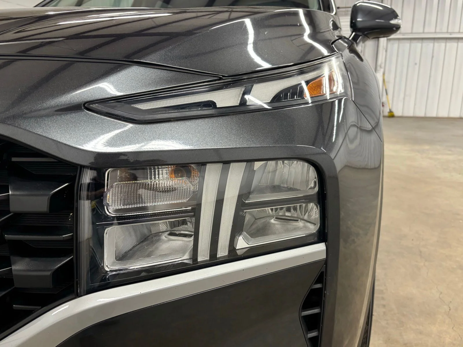 Used 2023 Gray Hyundai SEL image 9