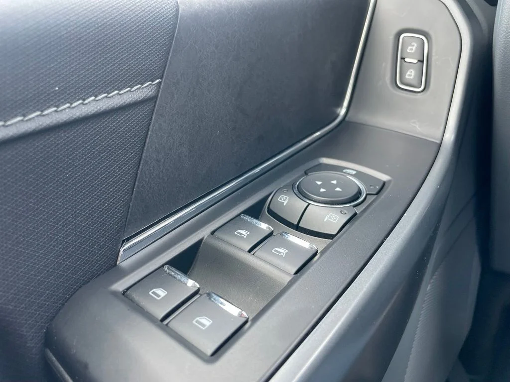 Used 2024 Silver Metallic Ford XLT image 28