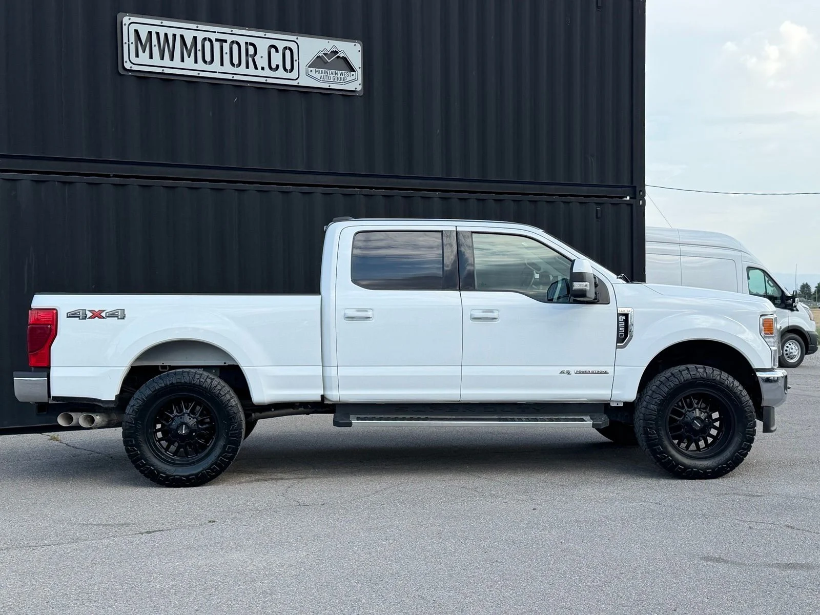 Used 2022 White Ford Lariat image 6