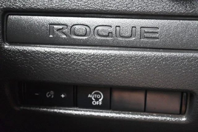 Used 2023 Blue Nissan S image 22