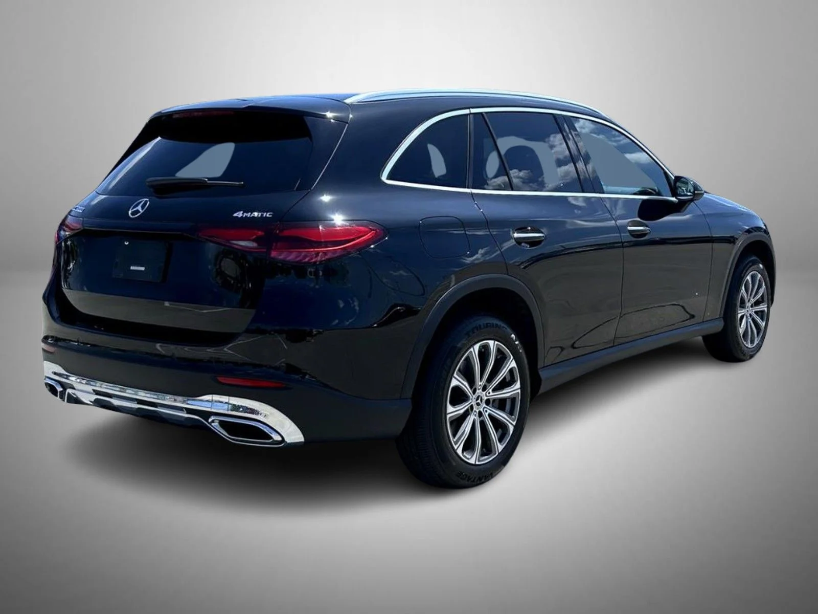 Used 2024 Black Mercedes-Benz GLC 300 image 5