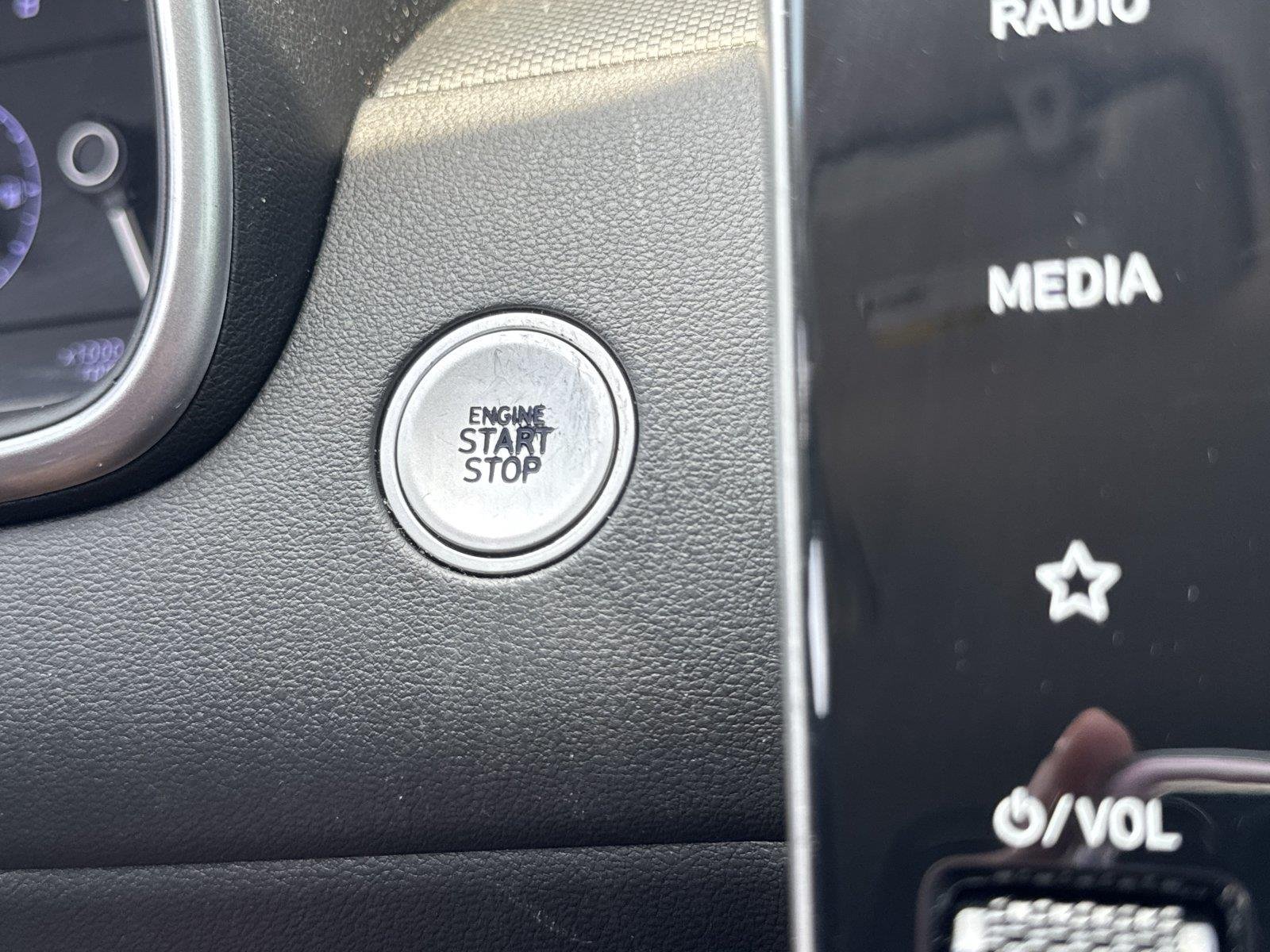 Used 2023 Amazon Gray Hyundai SEL image 24