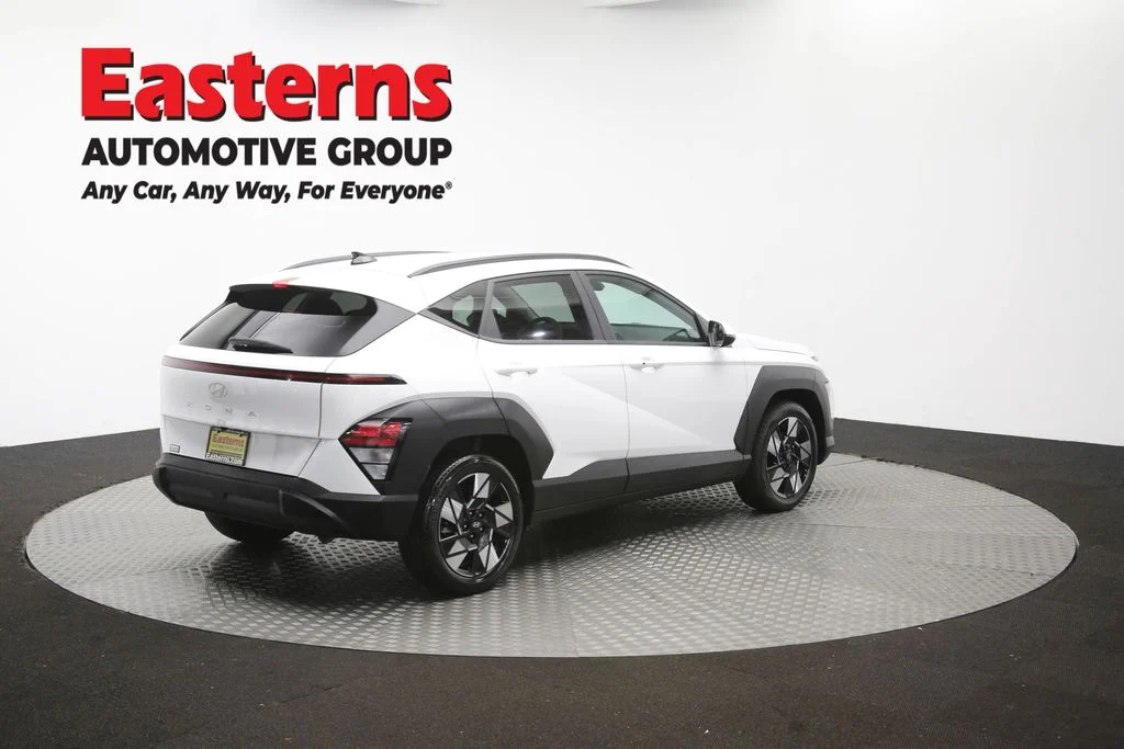 Used 2025 White Hyundai SEL image 43