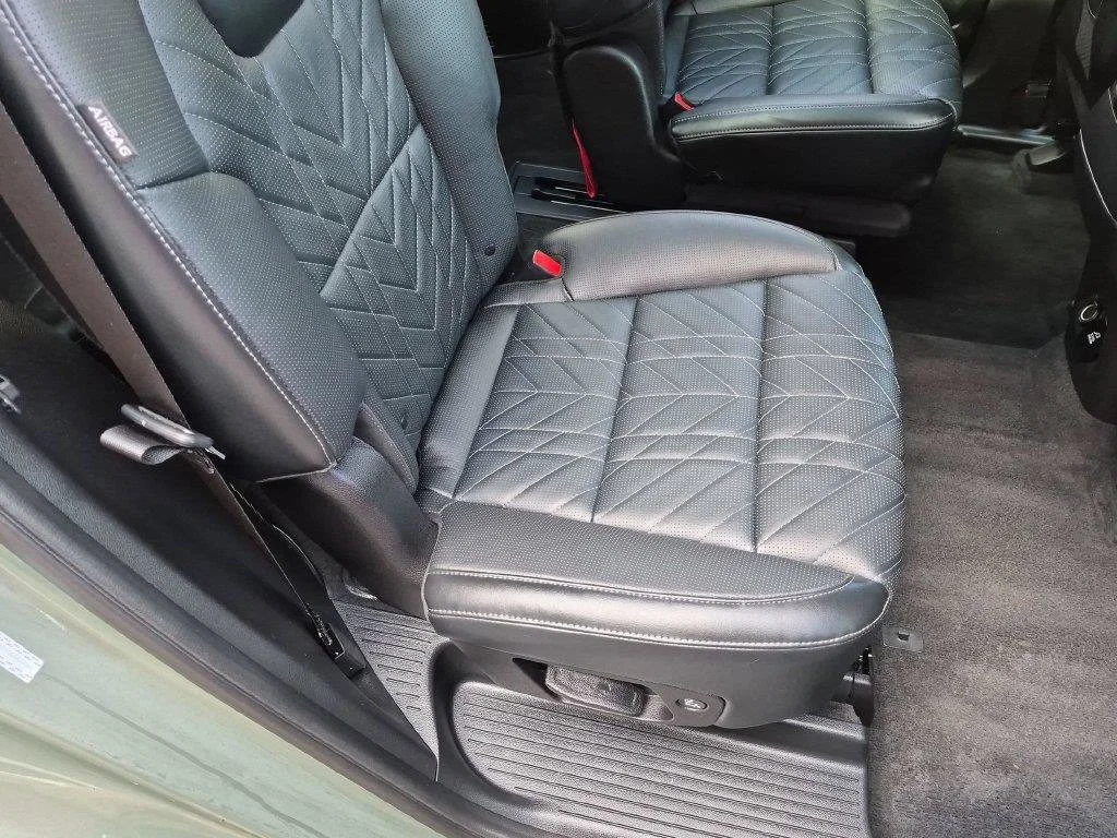 Used 2025 Green Kia SX-Prestige X-Line image 33