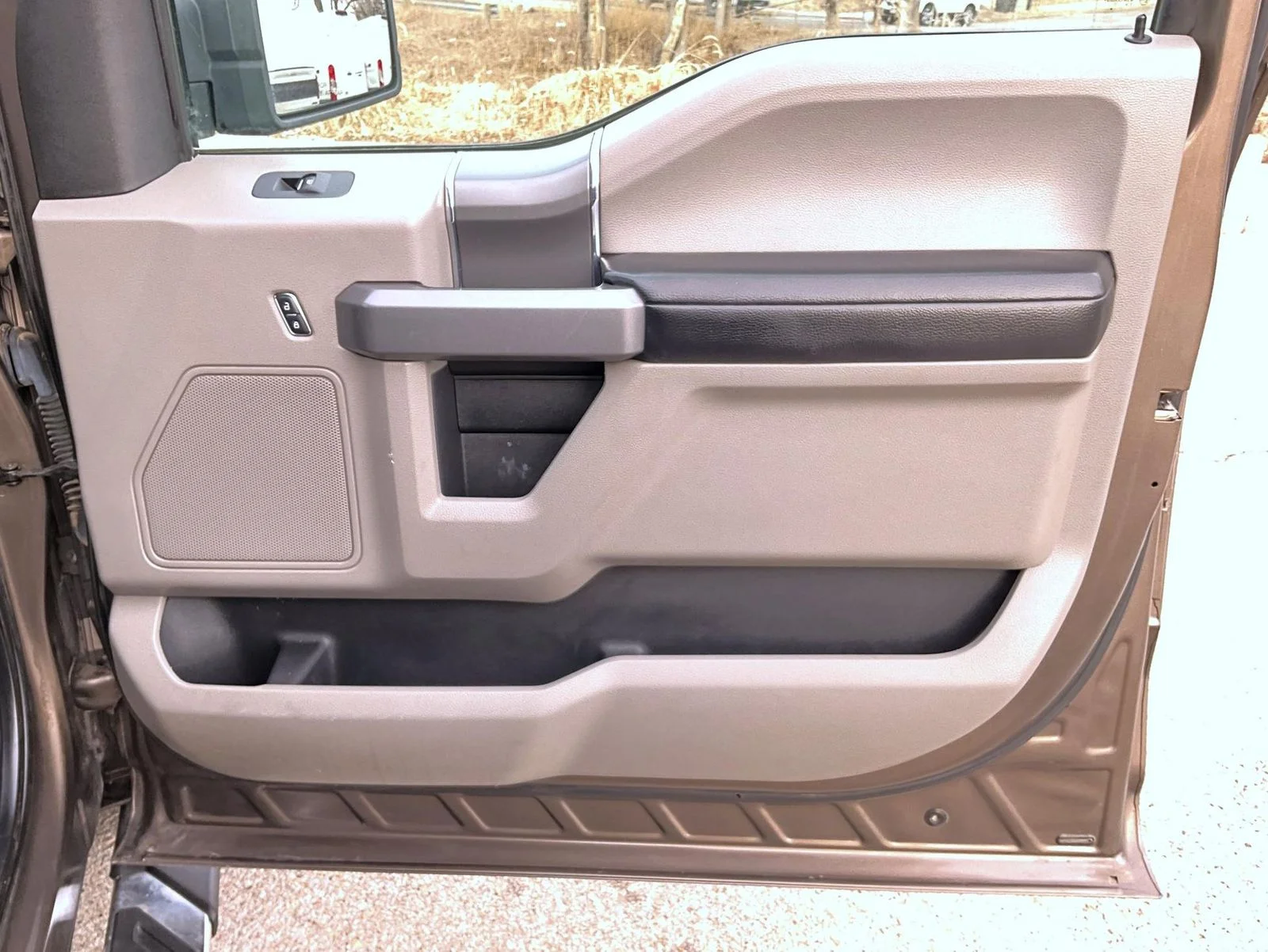 Used 2016 Brown Ford XLT image 16
