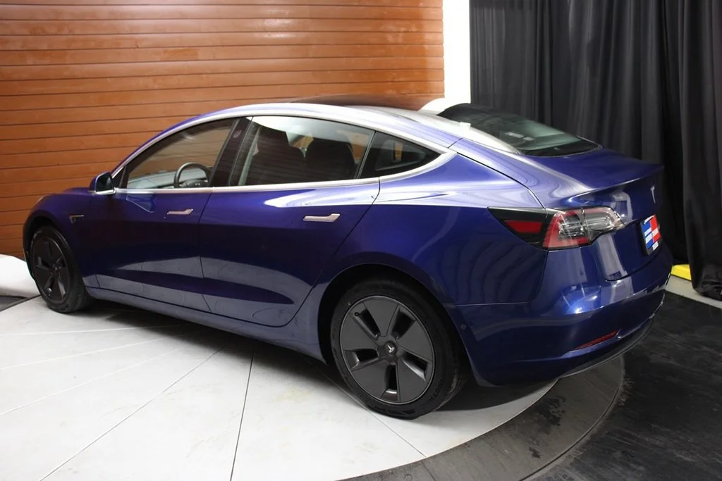 Used 2019 Deep Blue Metallic Tesla  image 9