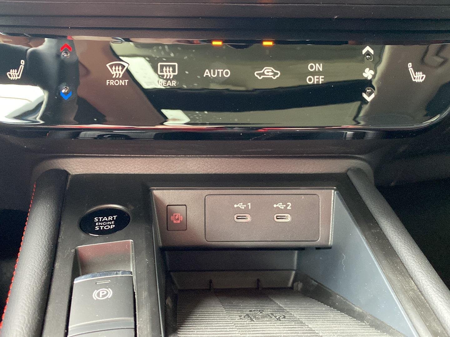 New 2026 Arctic Ice Blue Metallic / Super Black Two-tone Nissan SR image 25