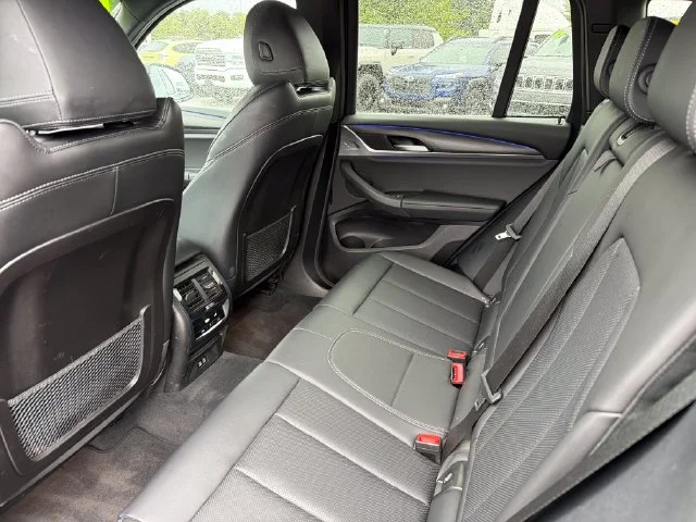 Used 2022 Black BMW sDrive30i image 22