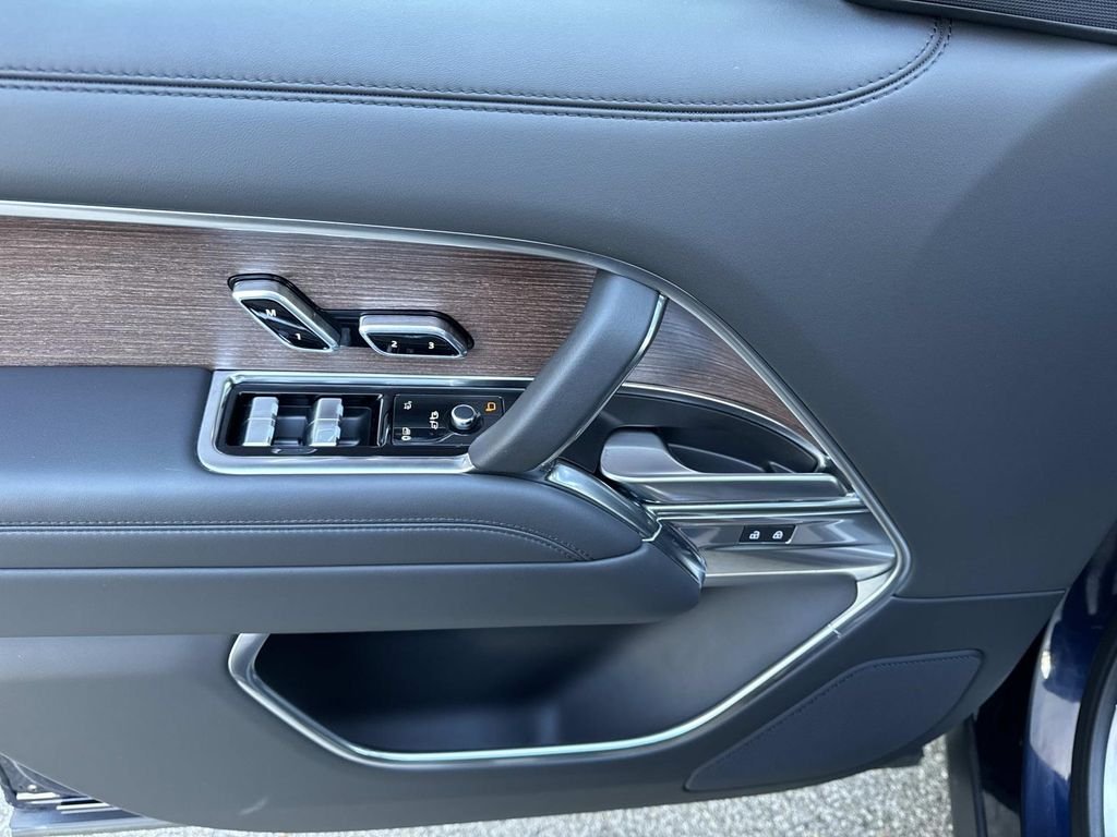 2023 Land Rover Range Rover SE - Photo 19