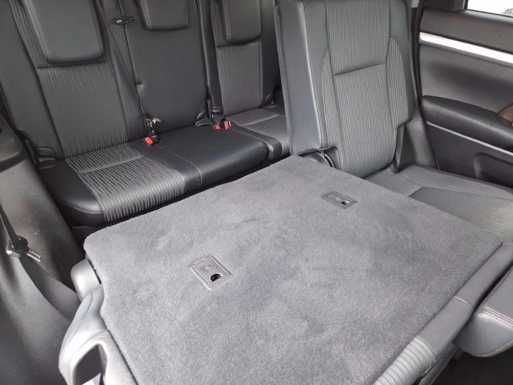 Used 2015 Blizzard Pearl Toyota LE Plus image 5