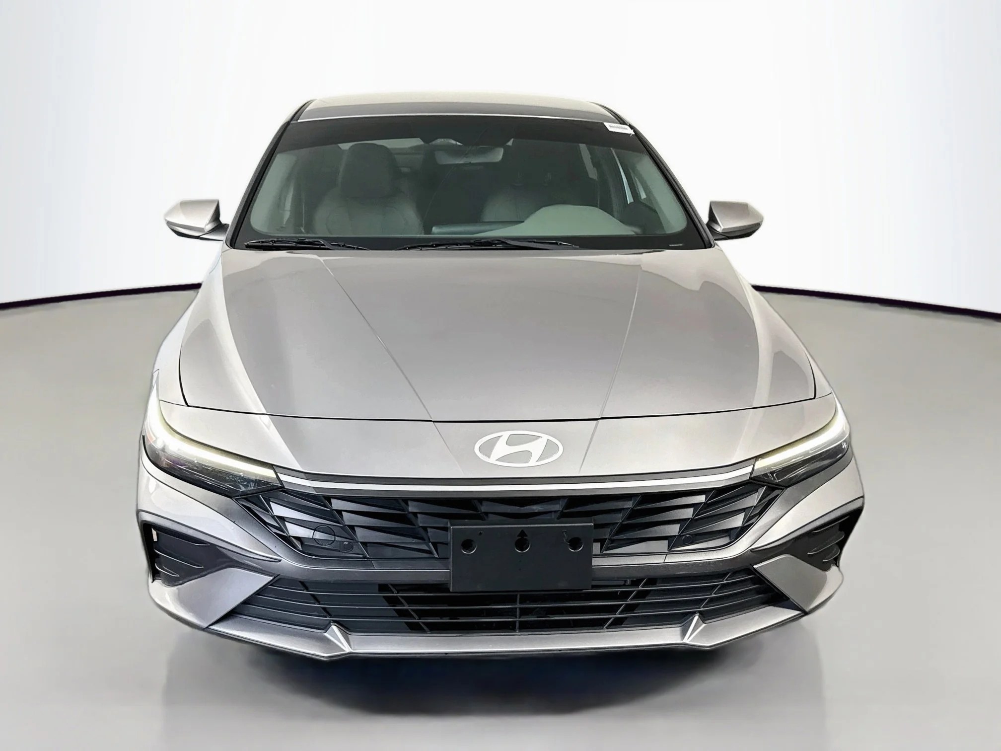 Used 2024 Fluid Metal Hyundai SE image 2