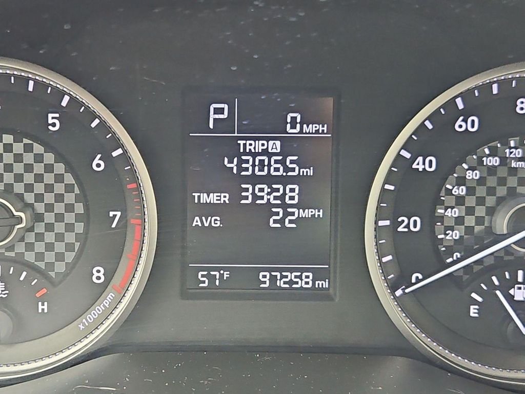 2019 Hyundai Elantra SE - Photo 16