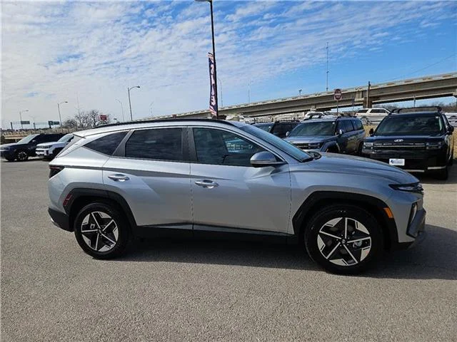 New 2025 Shimmering Silver Hyundai SEL Convenience image 5