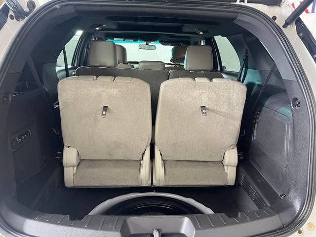 Used 2012 White Ford Limited image 23