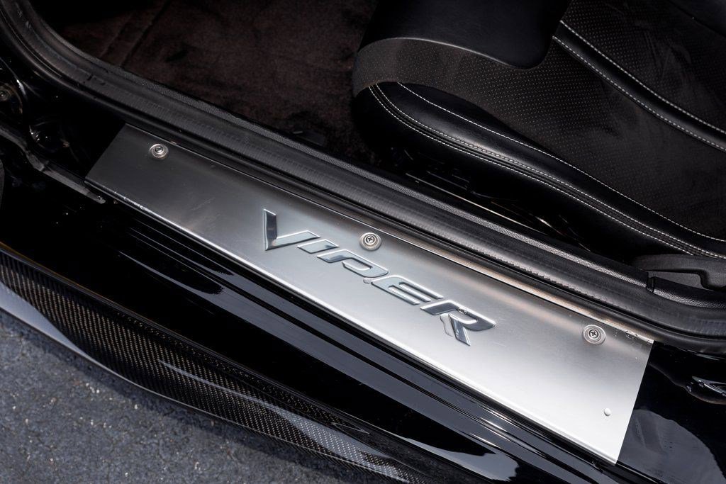 2017 Dodge Viper GTC - Photo 32