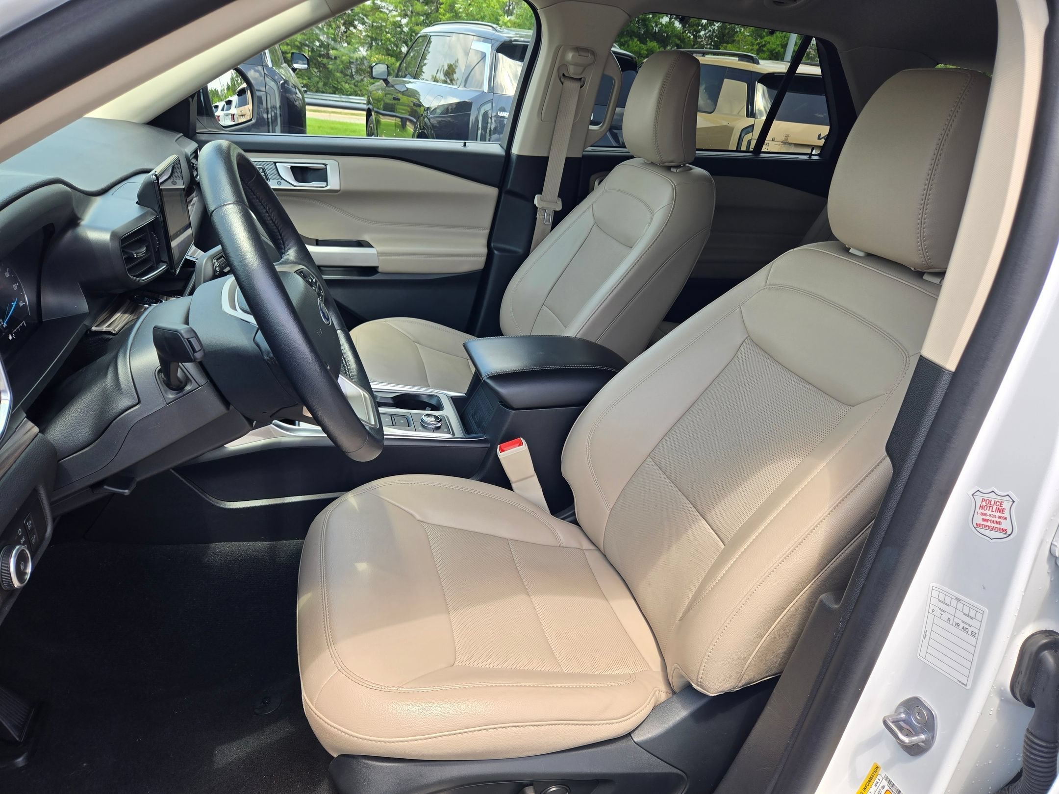 Used 2023 Oxford White Ford Limited image 22