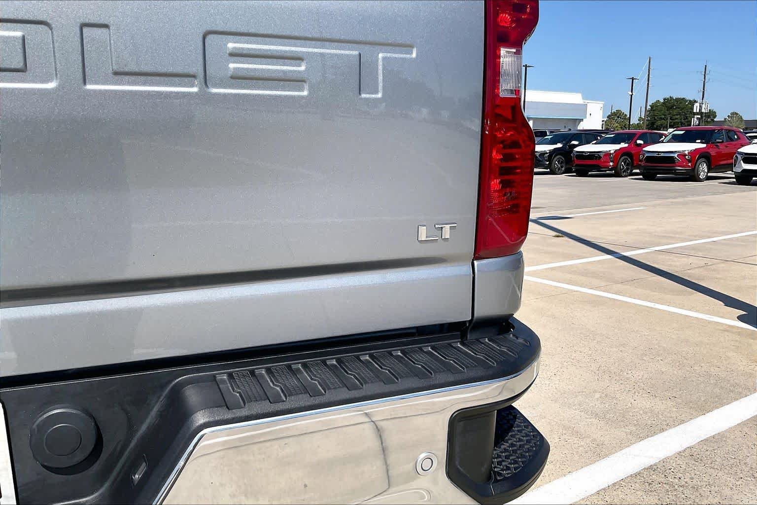 Used 2025 Sterling Gray Metallic Chevrolet LT image 10