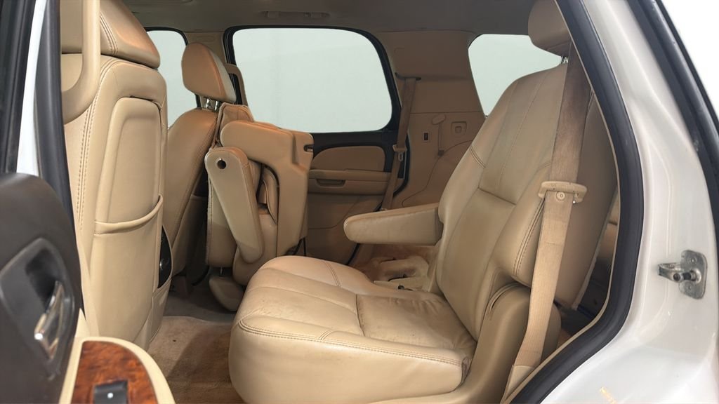 Used 2007 White Chevrolet LT image 15