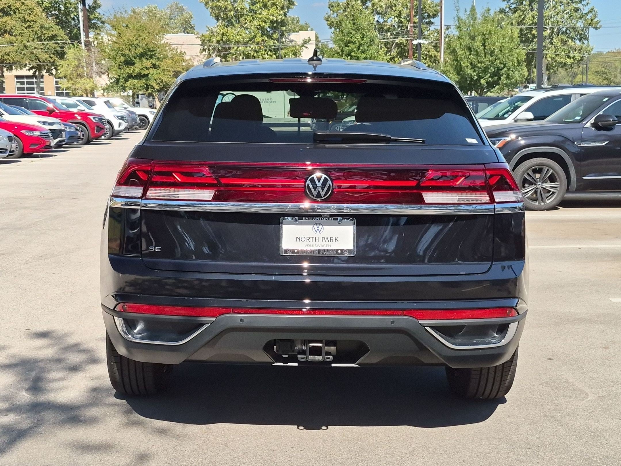New 2026 Deep Black Pearl Volkswagen 2.0T SE w/Technology image 4