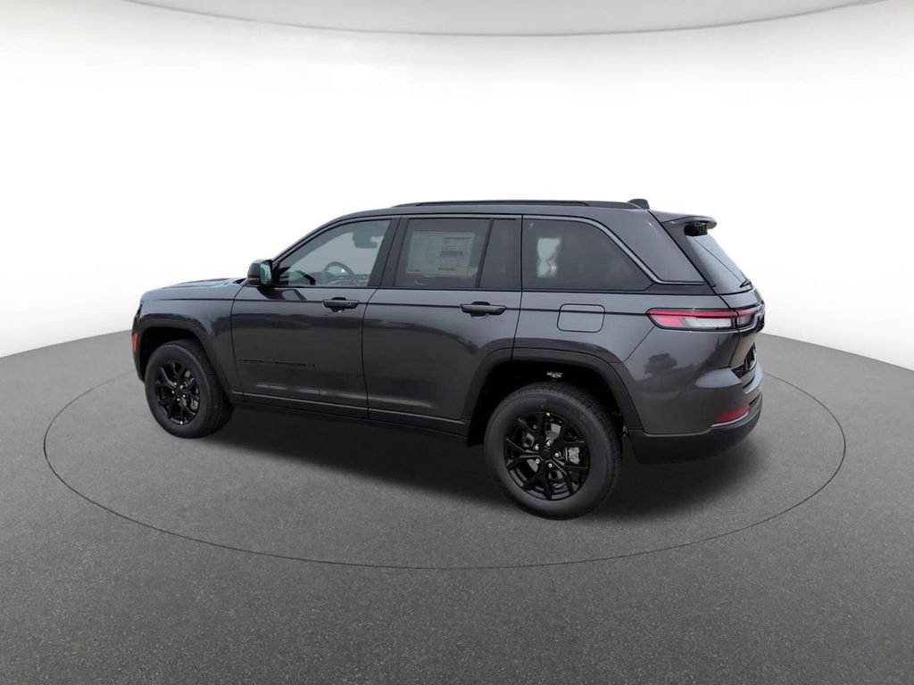 New 2026 Baltic Gray Metallic Clearcoat Jeep Laredo image 9
