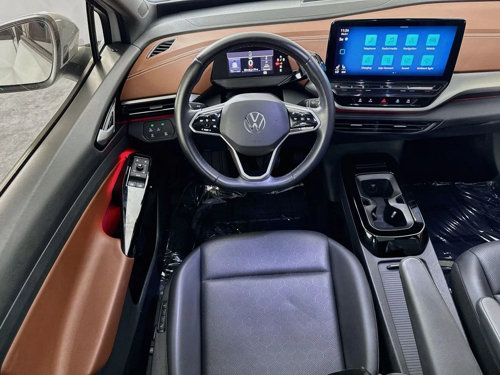 Used 2021 White Volkswagen Pro S image 23