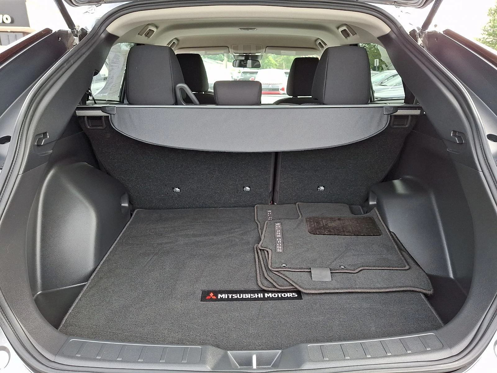 Used 2024 Gray Mitsubishi Black Edition image 29