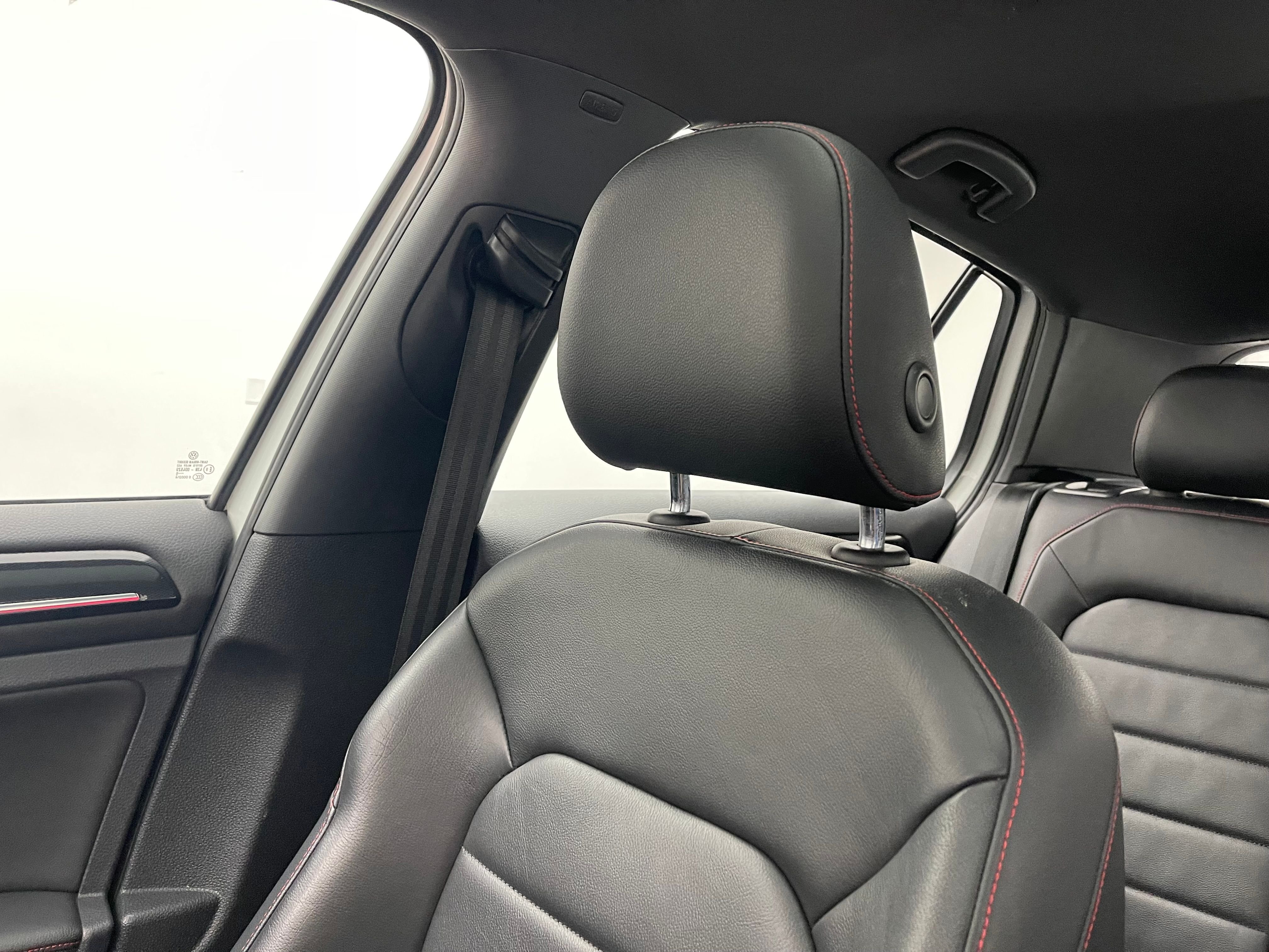 Used 2016 Pure White Volkswagen Autobahn image 41