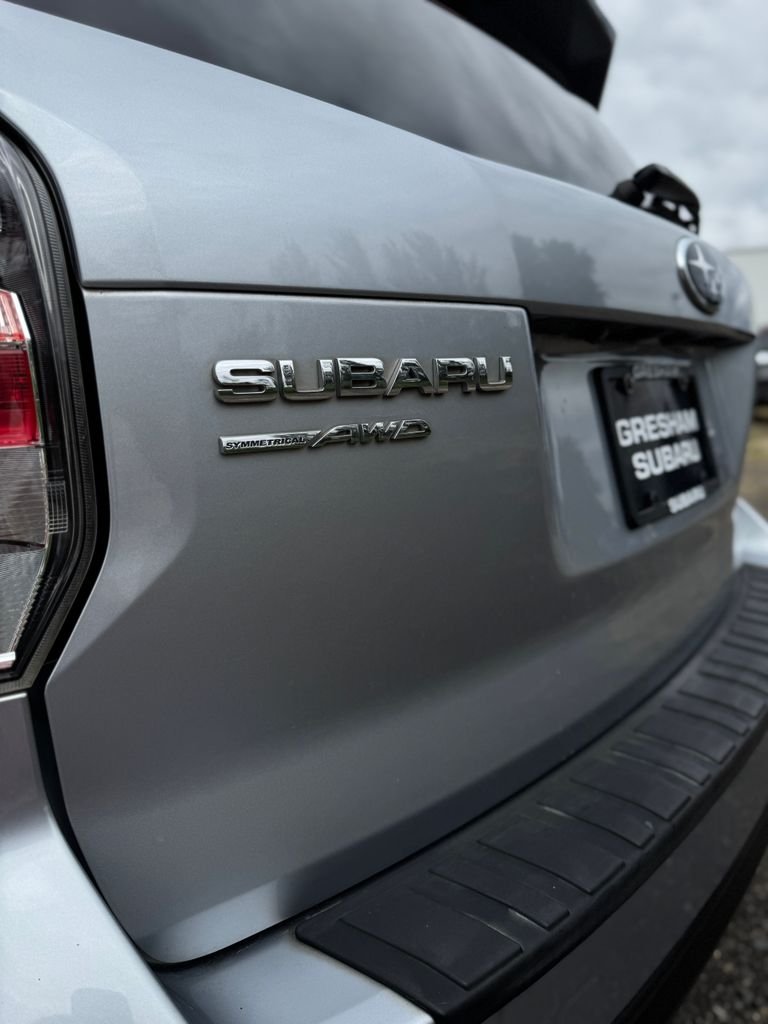 Used 2018 Ice Silver Metallic Subaru 2.5i Premium image 39