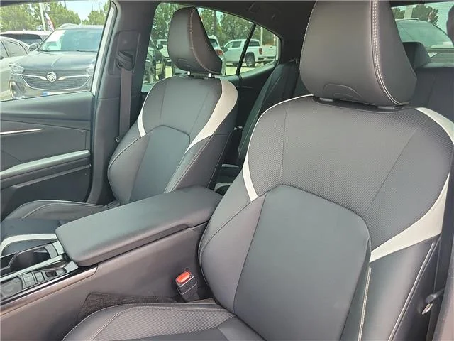 Used 2025 Ice Cap Toyota SE image 14