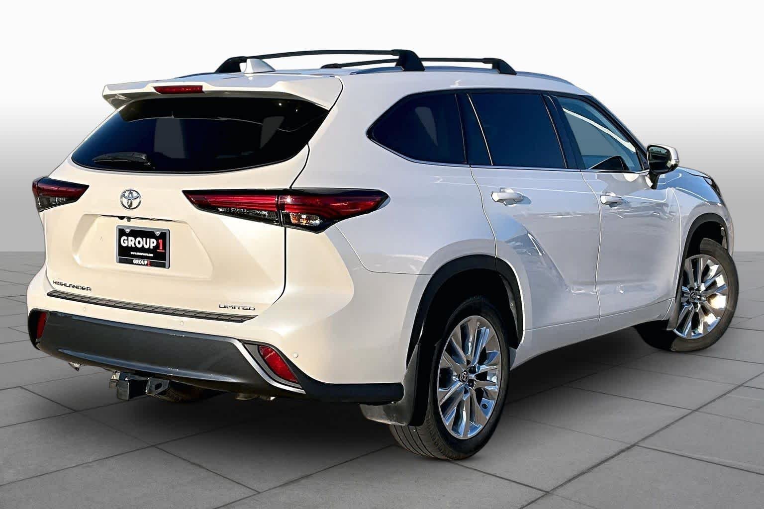 Used 2021 Blizzard Pearl Toyota Limited image 12