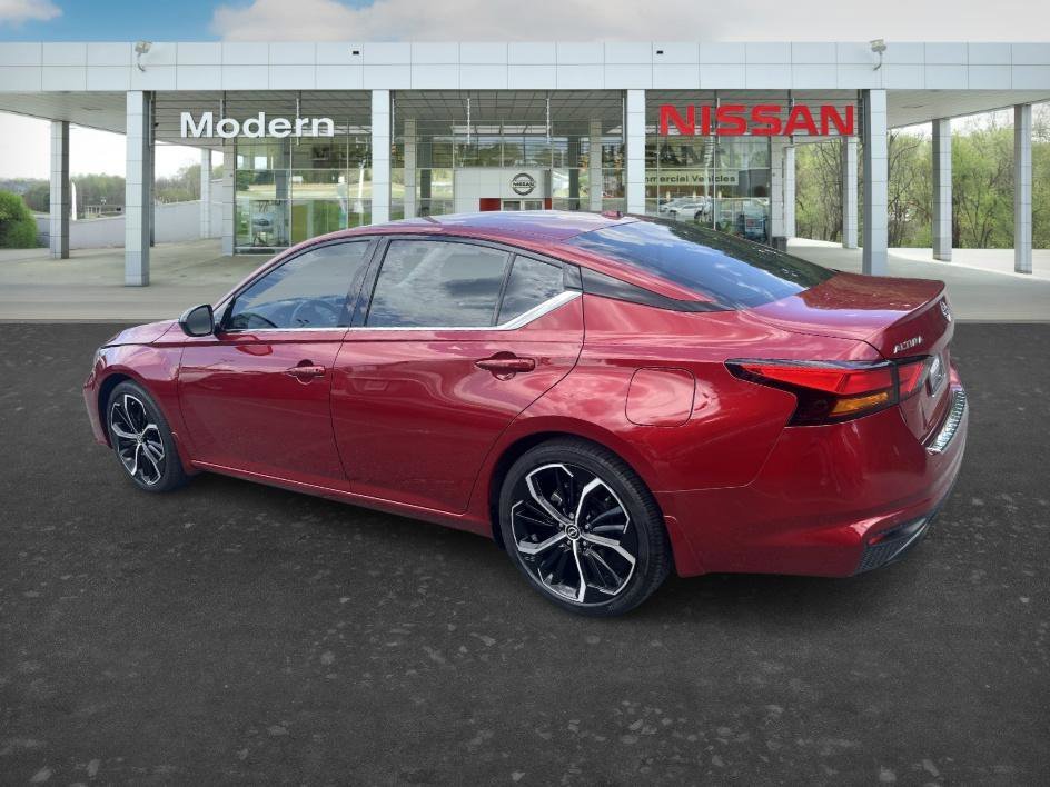 Used 2023 Scarlet Ember Tintcoat Nissan 2.5 SR image 3