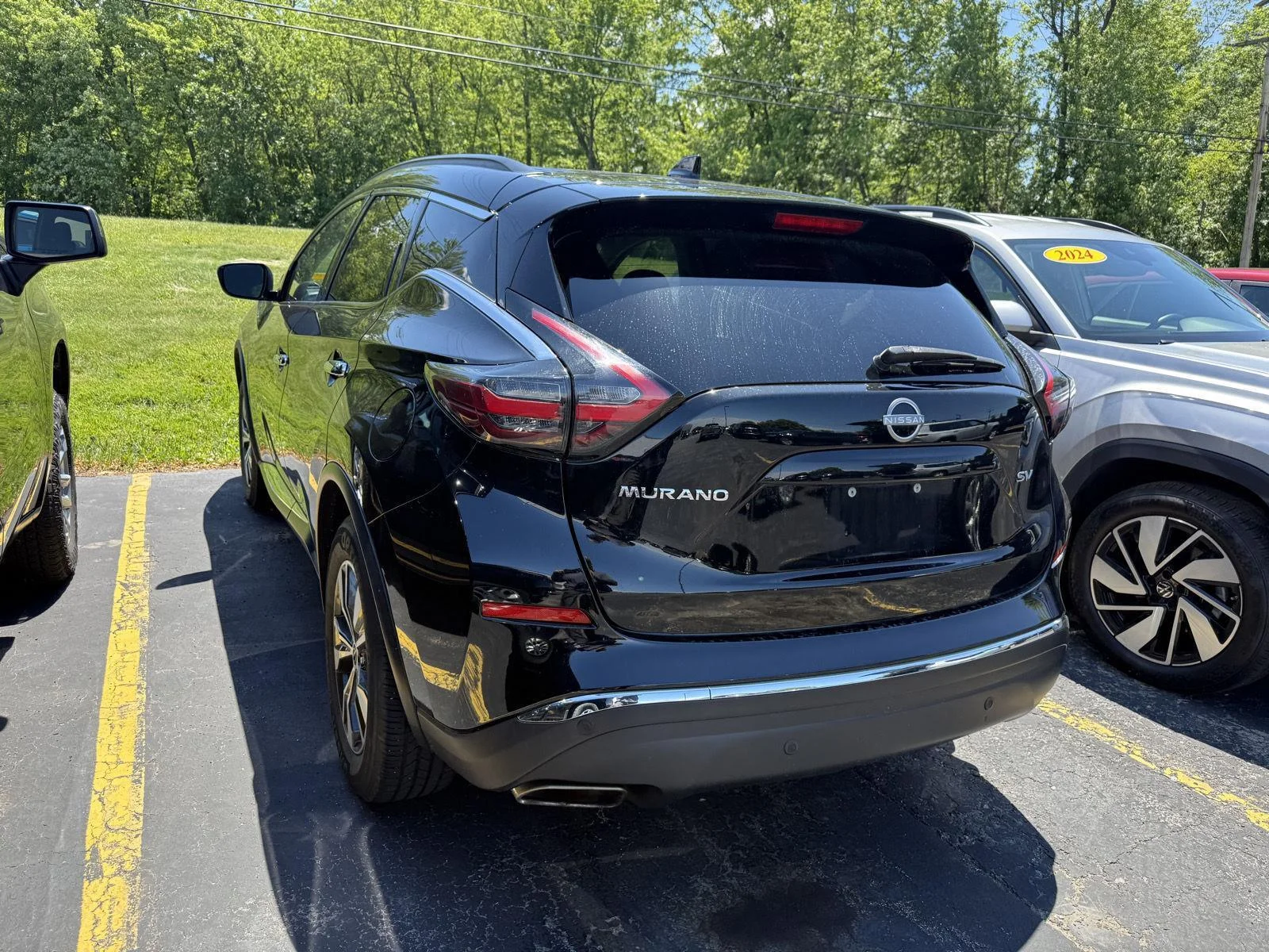 Used 2023  Nissan  image 3