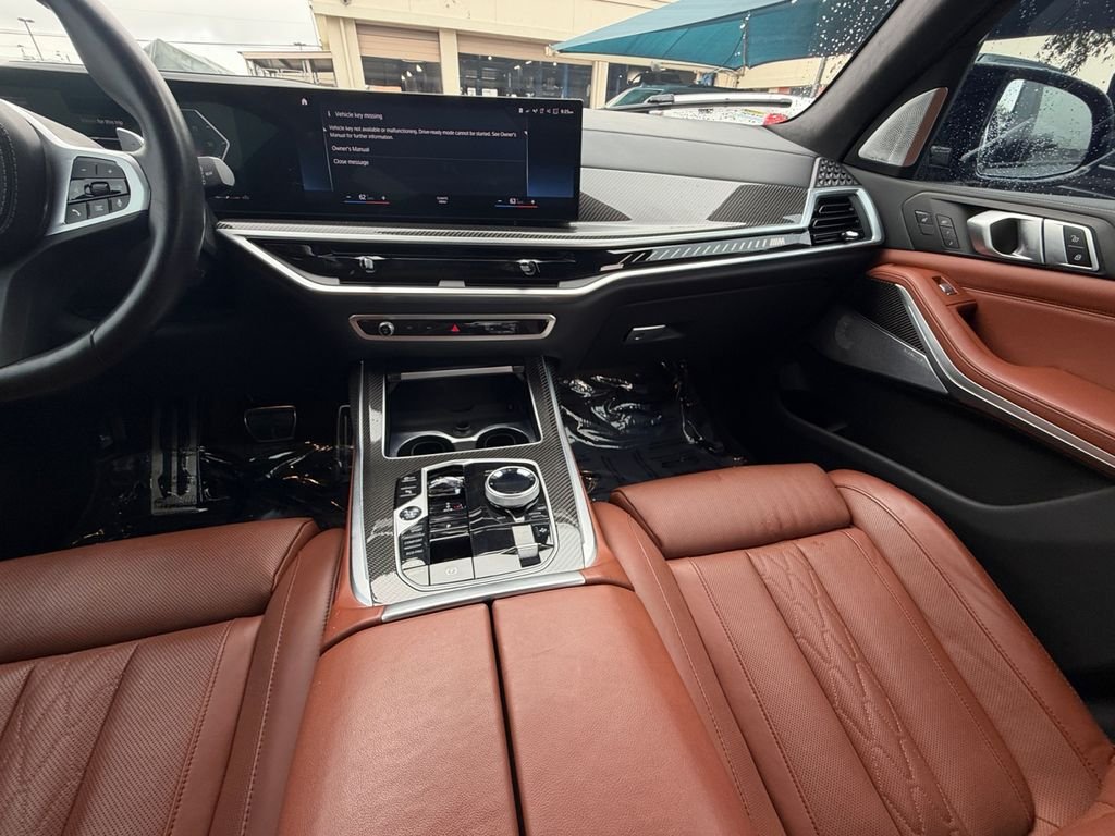Used 2023 Black BMW M60i image 15