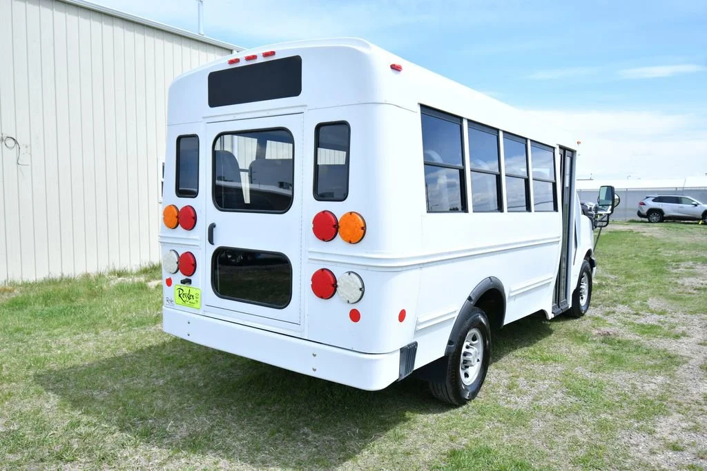 Used 2013 SUMMIT WHITE Chevrolet CUTWAY image 11