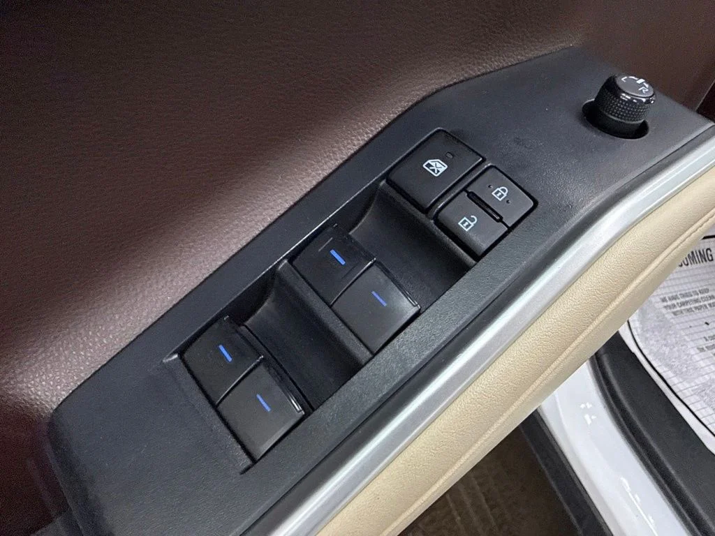 Used 2022 Beige Toyota XLE image 24